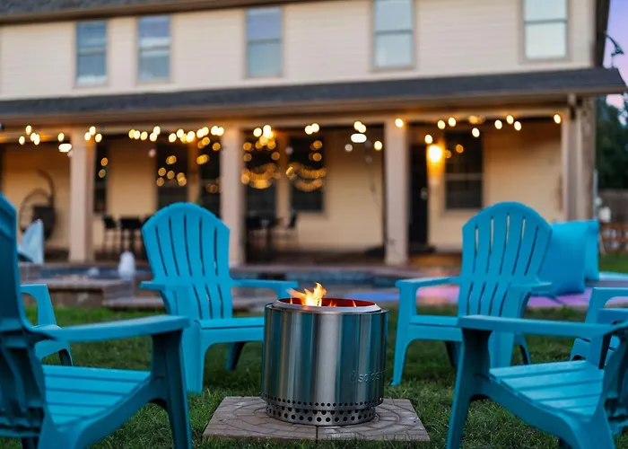 Holiday home Grand 6br 3ba Pool Escape *